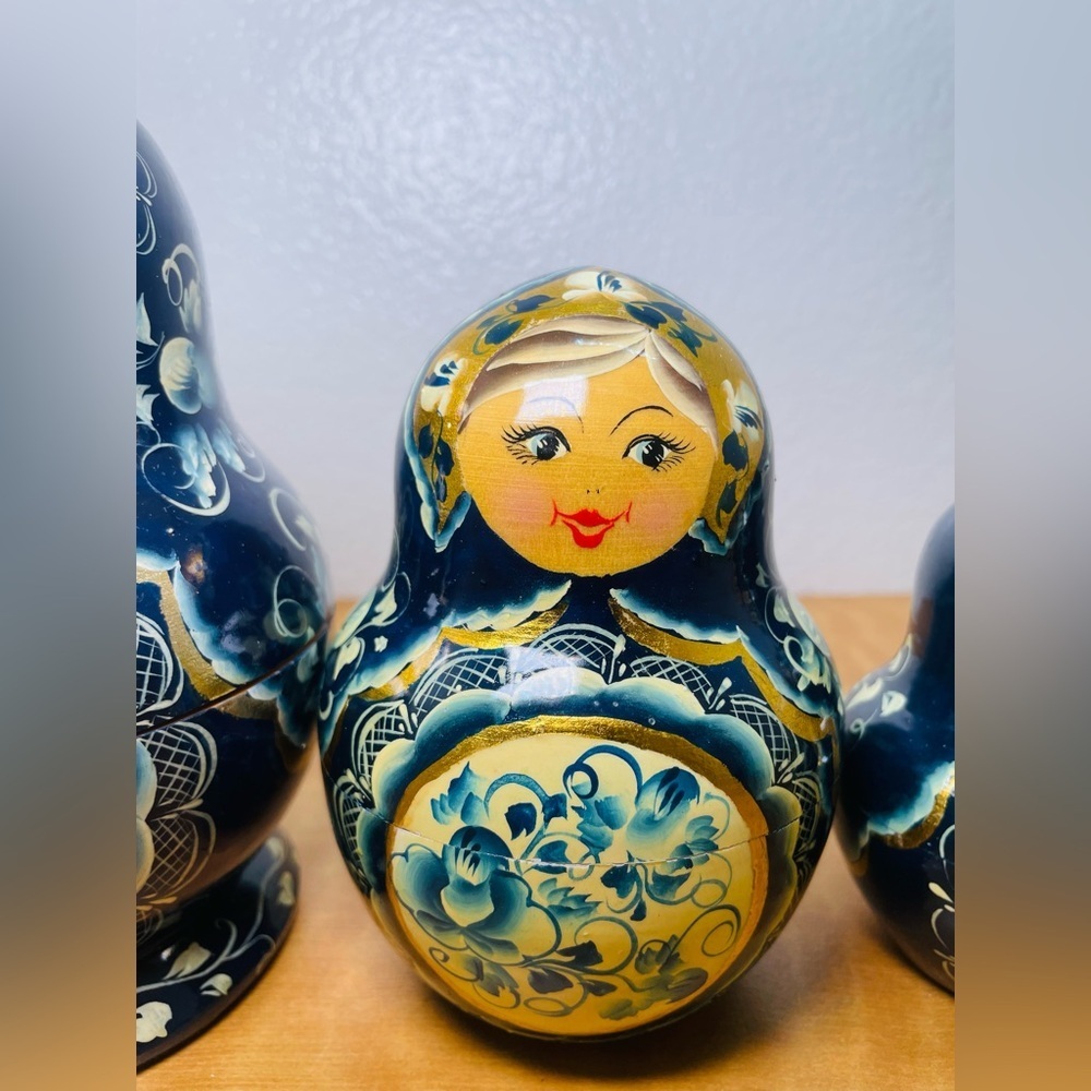 Set of Blue and White Matryoshka Dolls - Picture 9 of 13